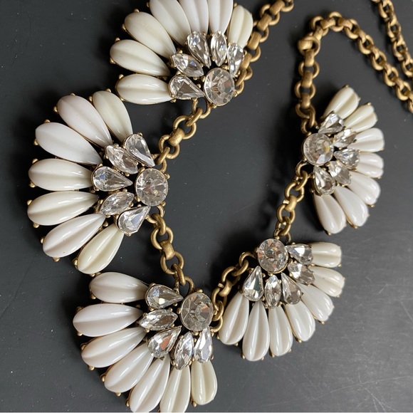 J.CREW signed Rhinestone Jeweled White fan Art Deco Bib Statement Necklace - Picture 4 of 12
